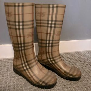 Burberry Boots Size 38
